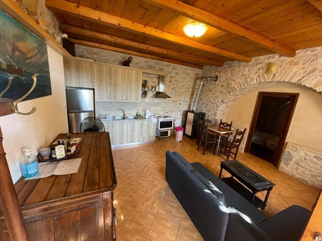 Find Your Peace In A Traditional Country House!! Láyia Exterior foto