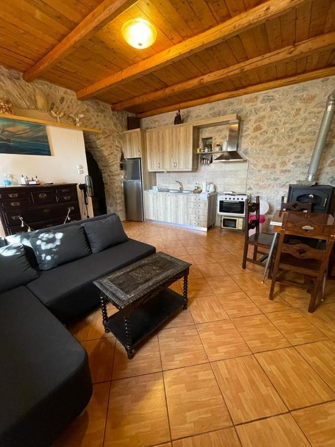Find Your Peace In A Traditional Country House!! Láyia Exterior foto