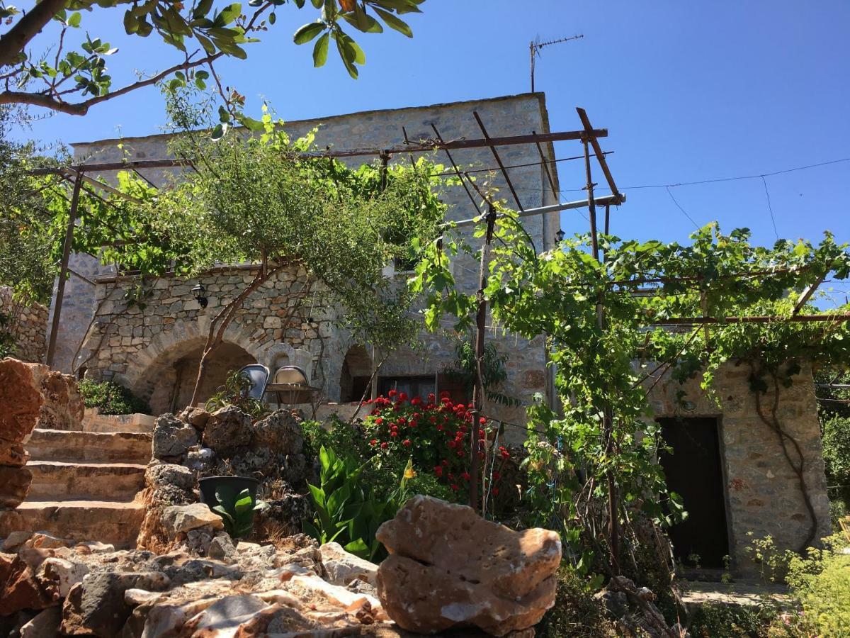 Find Your Peace In A Traditional Country House!! Láyia Exterior foto